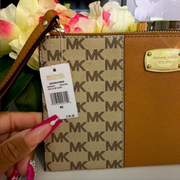 Michael Kors Signature Style Large Zip Clutch w/ Center Stripe NWT - Picture 5 of 5